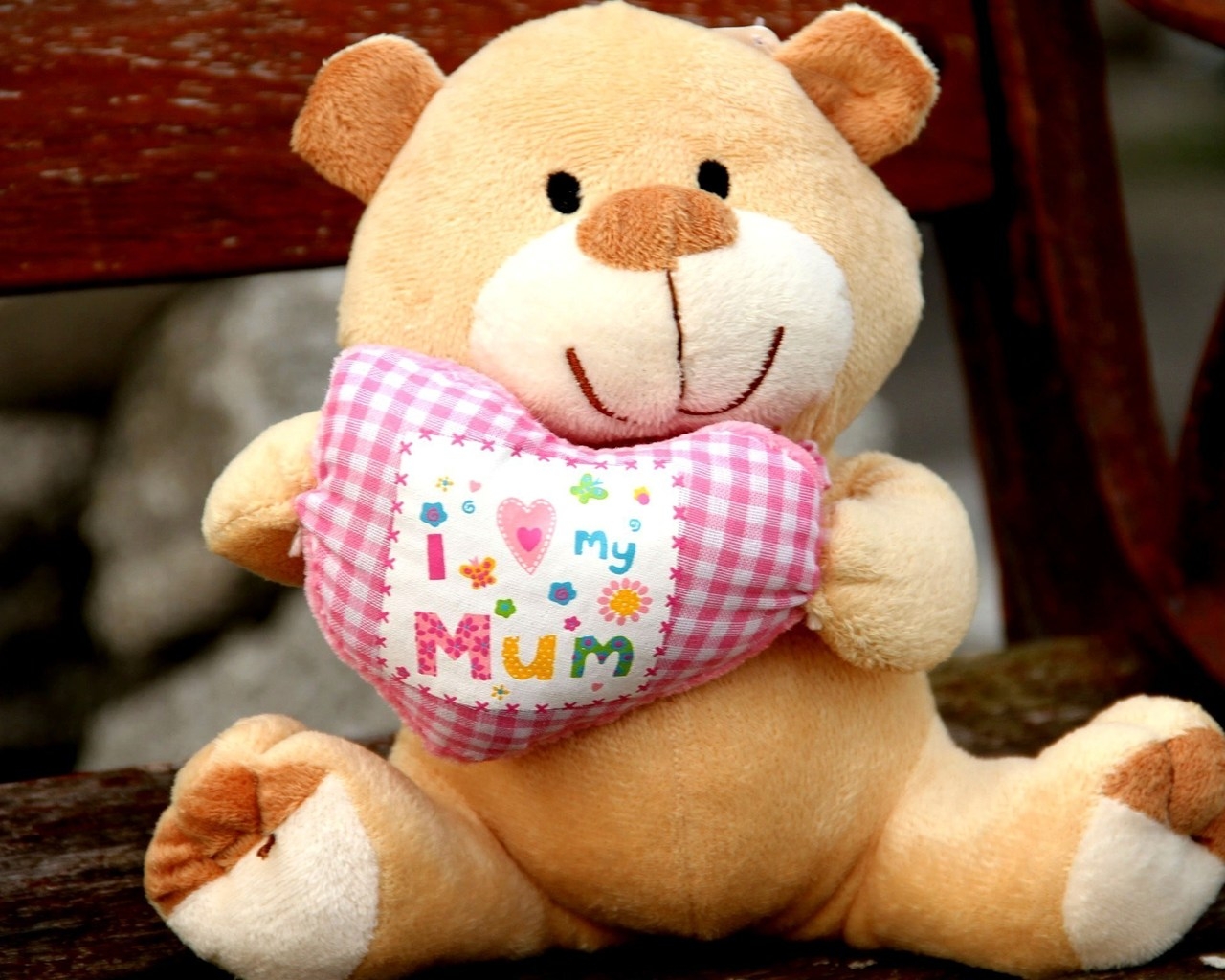 Плюшевый медведь