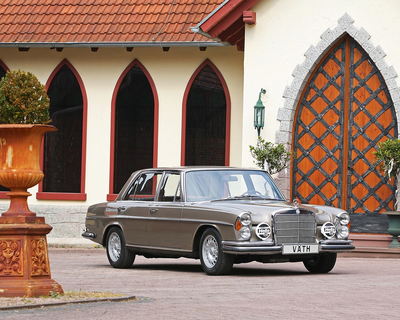 Mercedes Benz 300 SEL