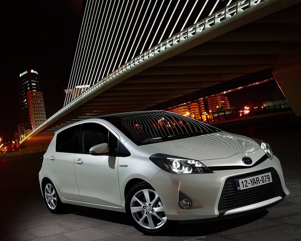 Toyota-Yaris Hybrid