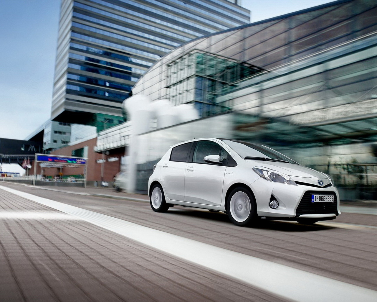 Toyota Yaris Hybrid 2013