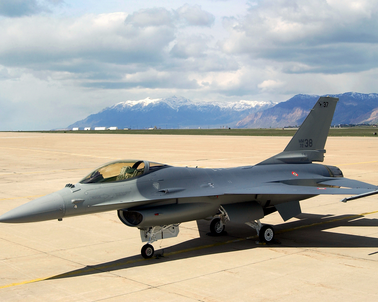 истребитель Lockheed F16