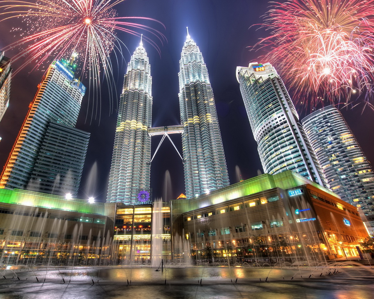 Башни Петронас, Куала-Лумпур