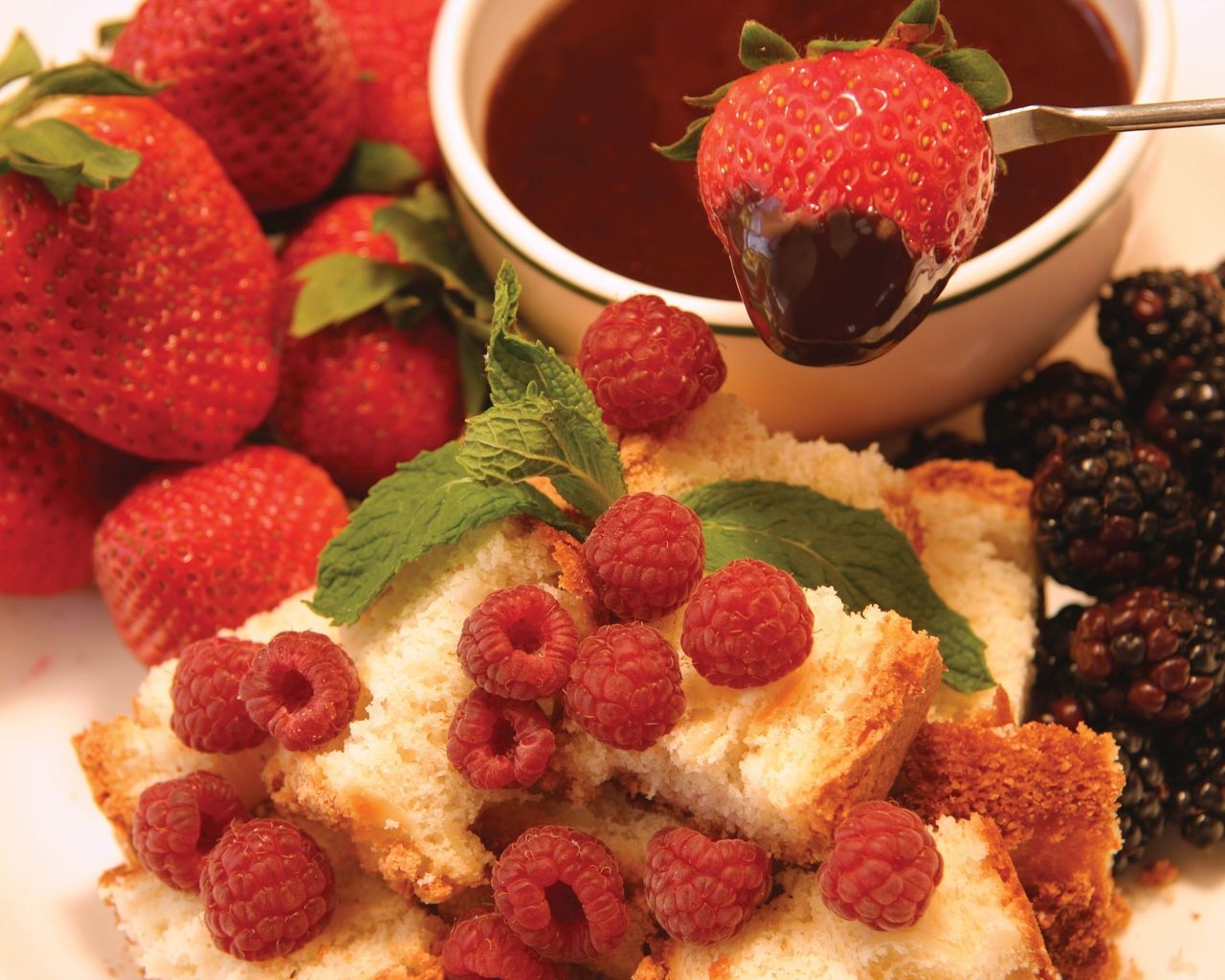 Ягоды в шоколаде