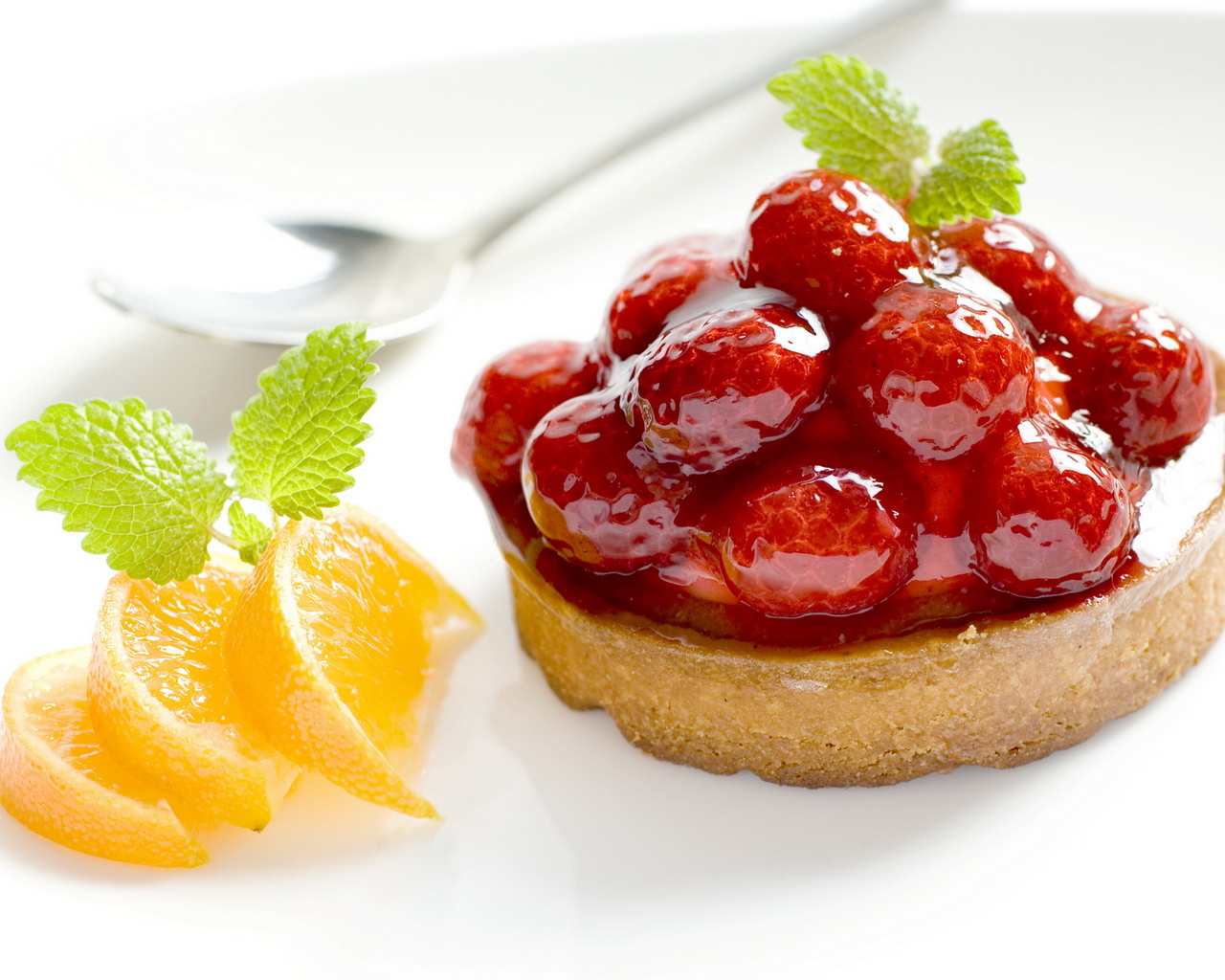 Пирожное с ягодами