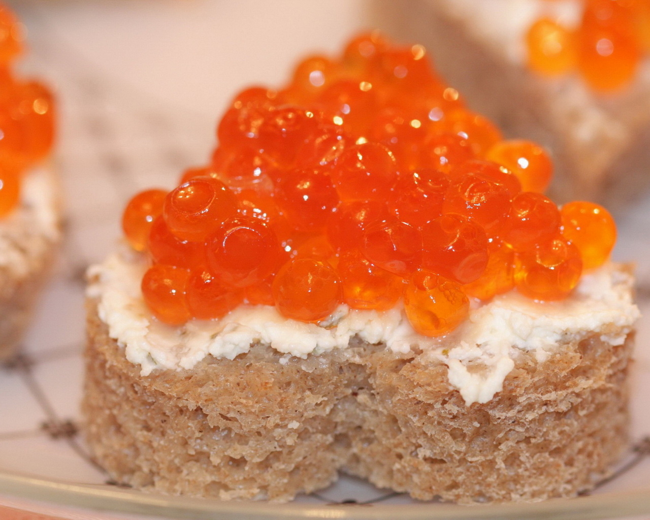 Бутерброд с икрой