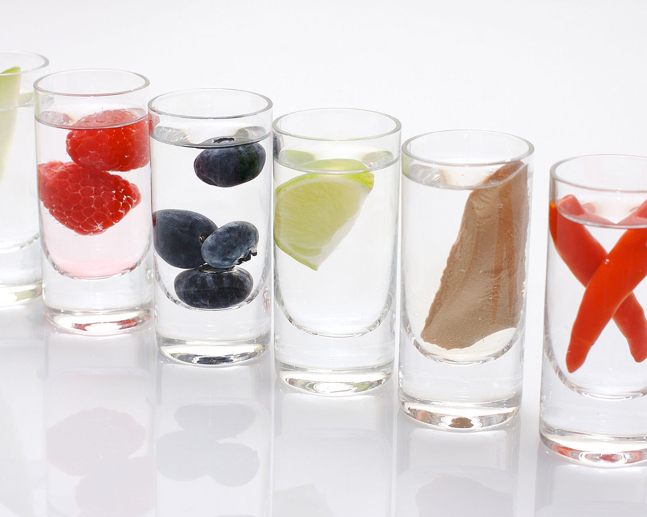 Ягоды в стаканах