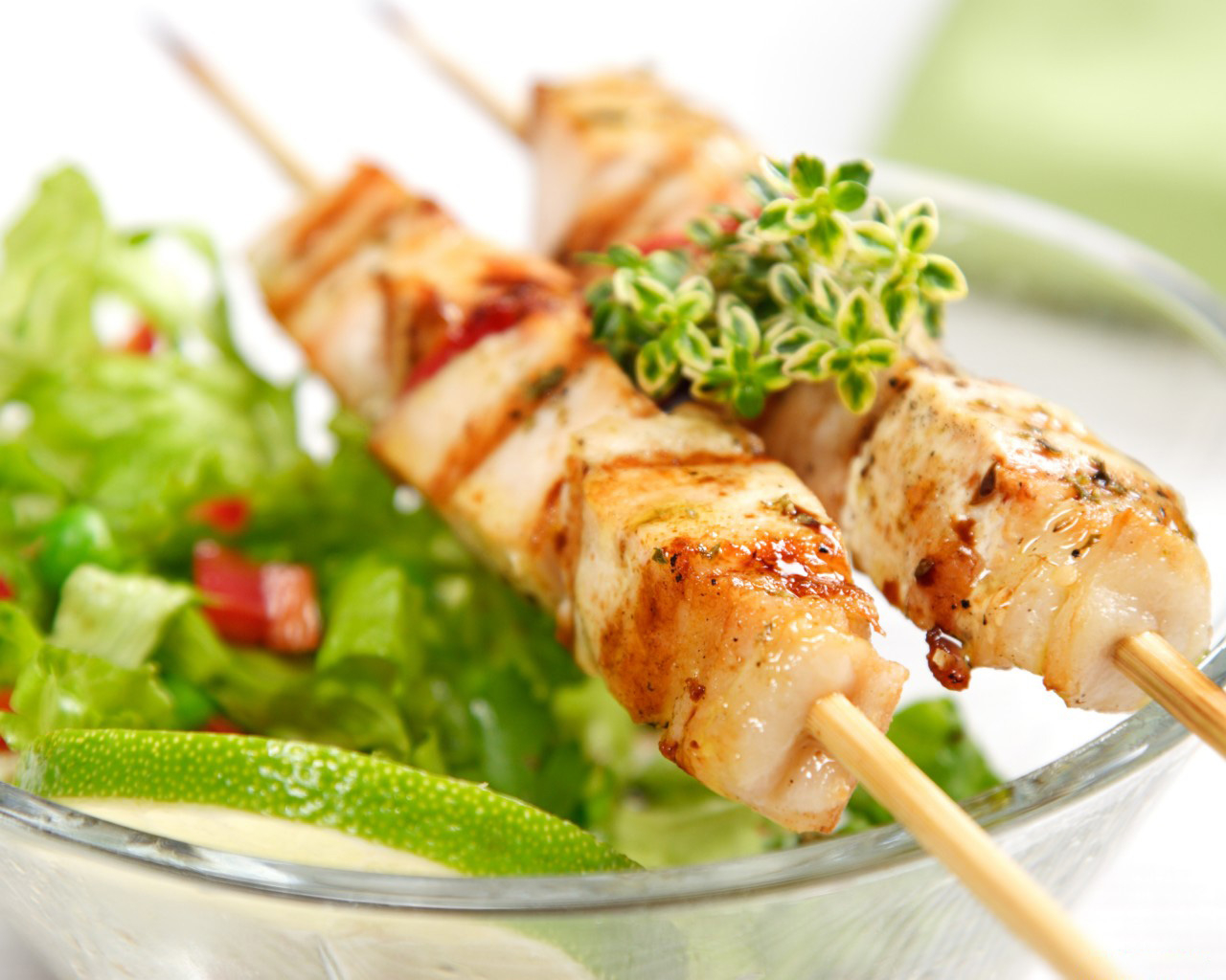 Шашлык на шпажках