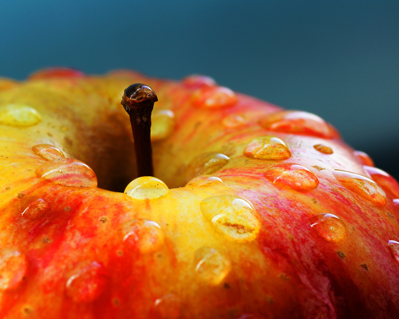 Мытое яблоко