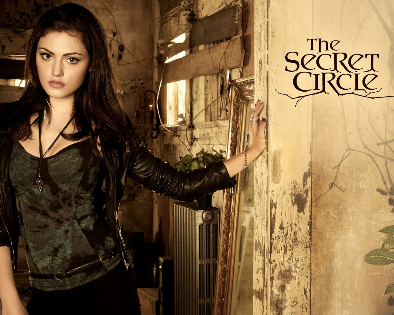 Фиби Тонкин (Phoebe Tonkin)