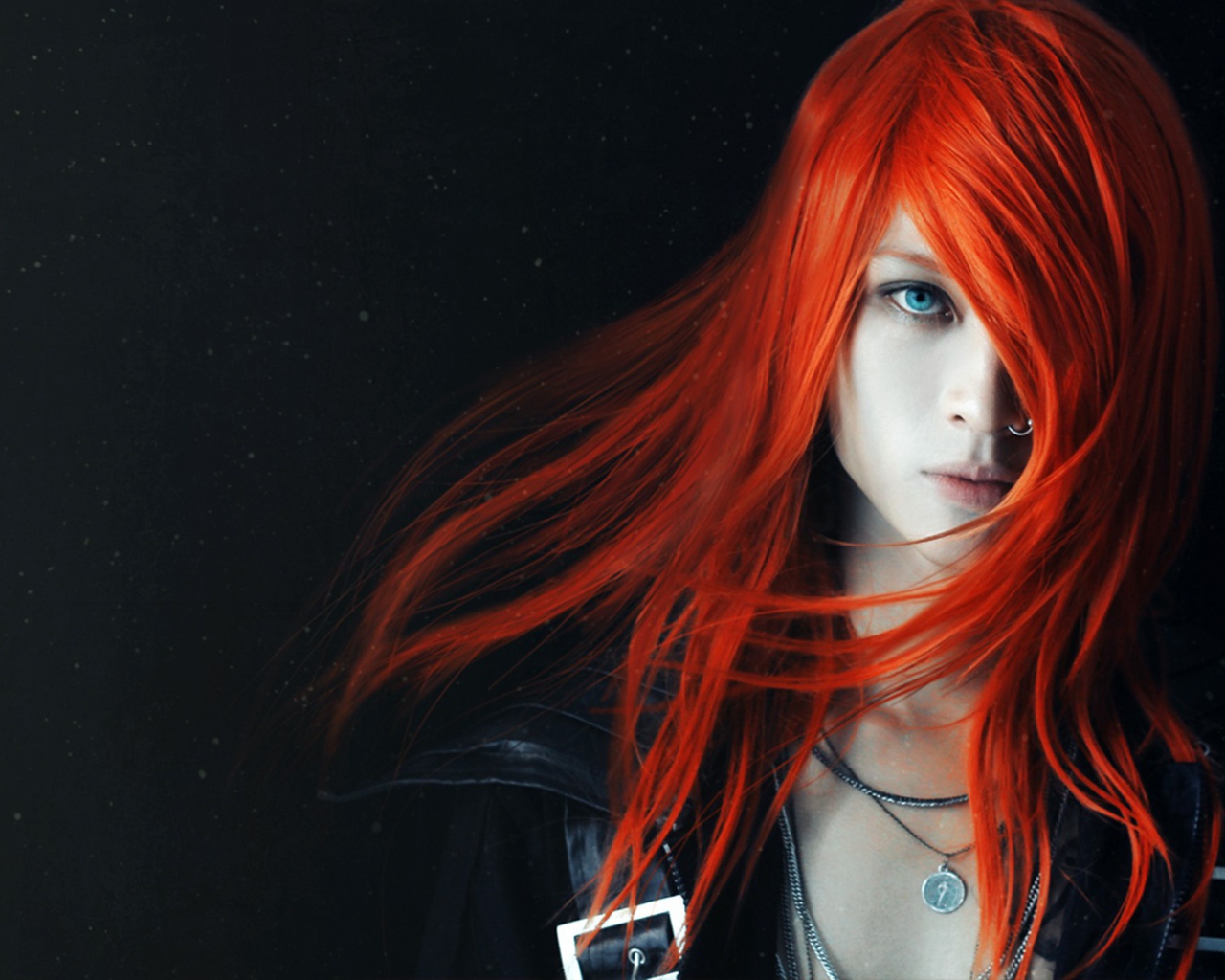 Красноволосая