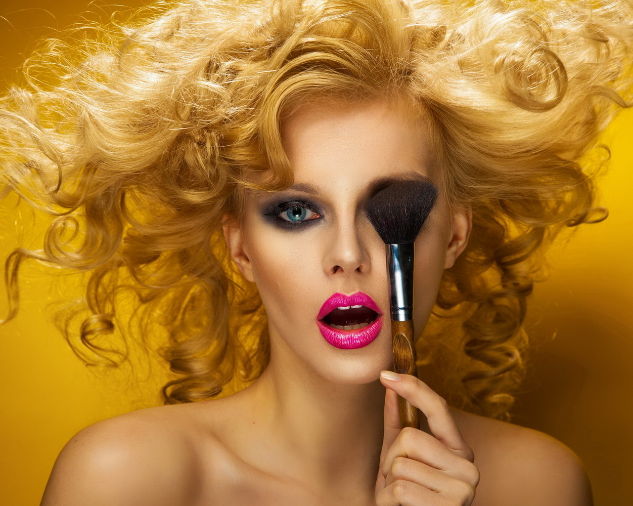 Красивая модель