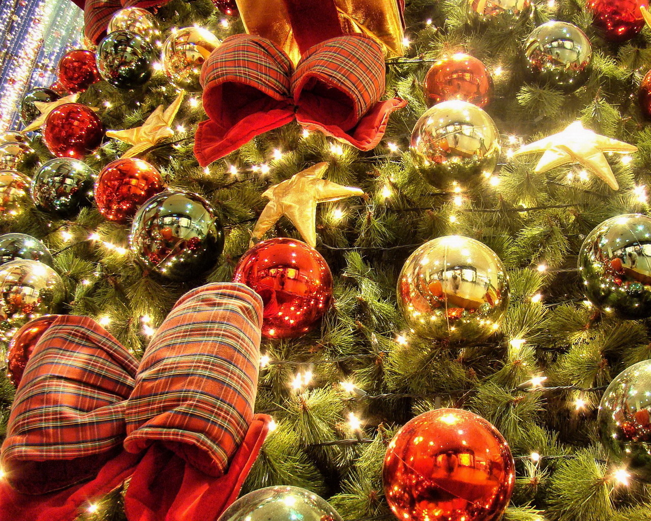 Украшенная елка