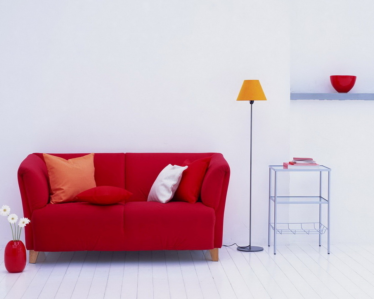 Красный диванчик