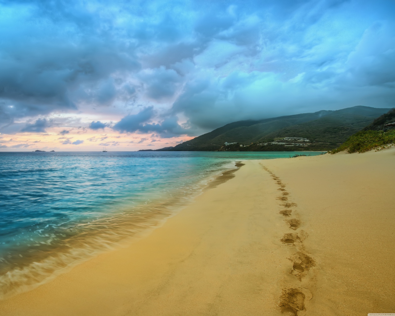 Удивительный пляж