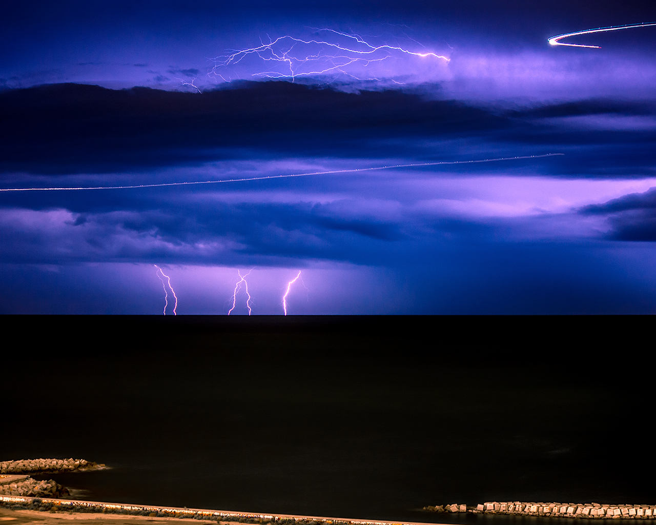 Грозовые облака - молния