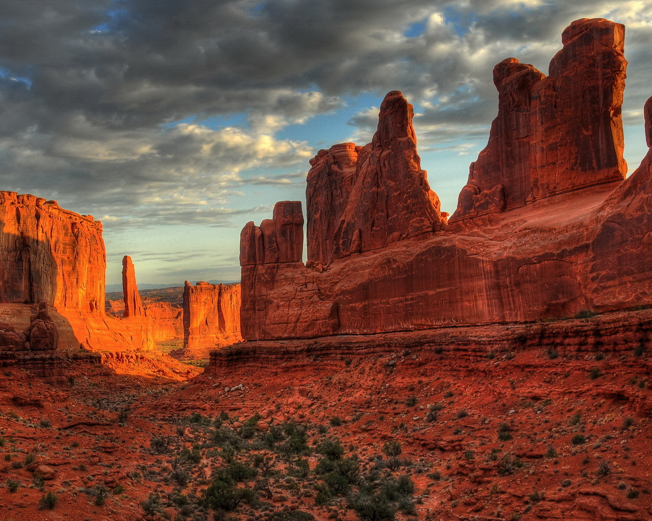 Скалы в пустыне