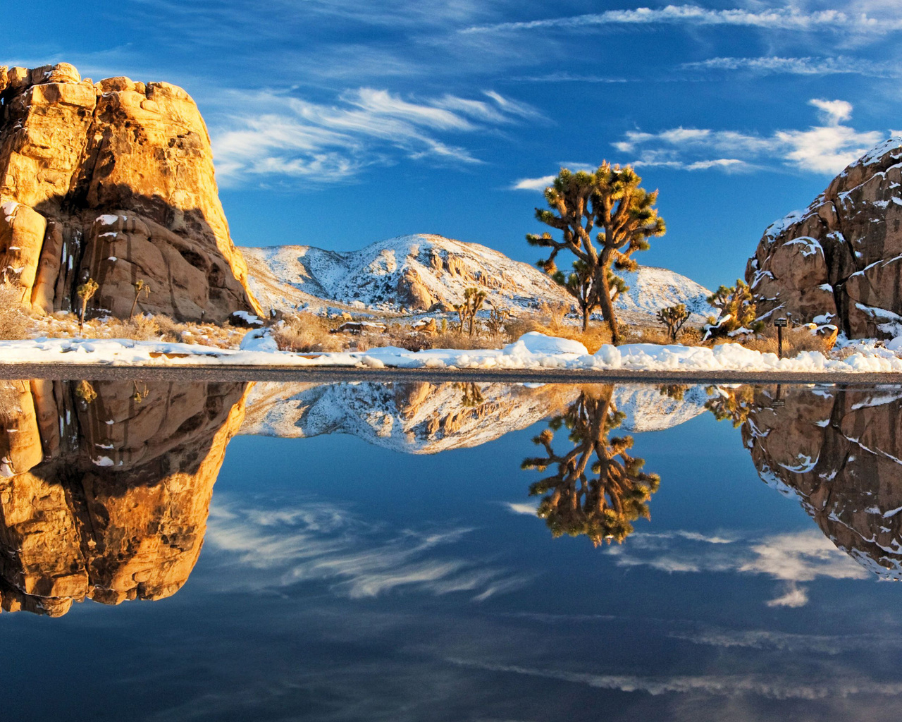 Зеркальное озеро