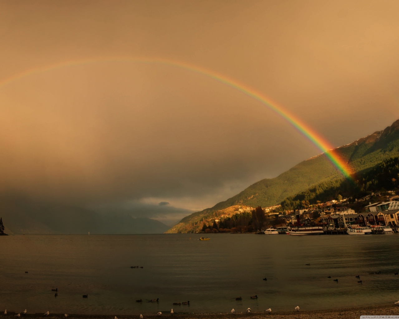 Радуга над озером