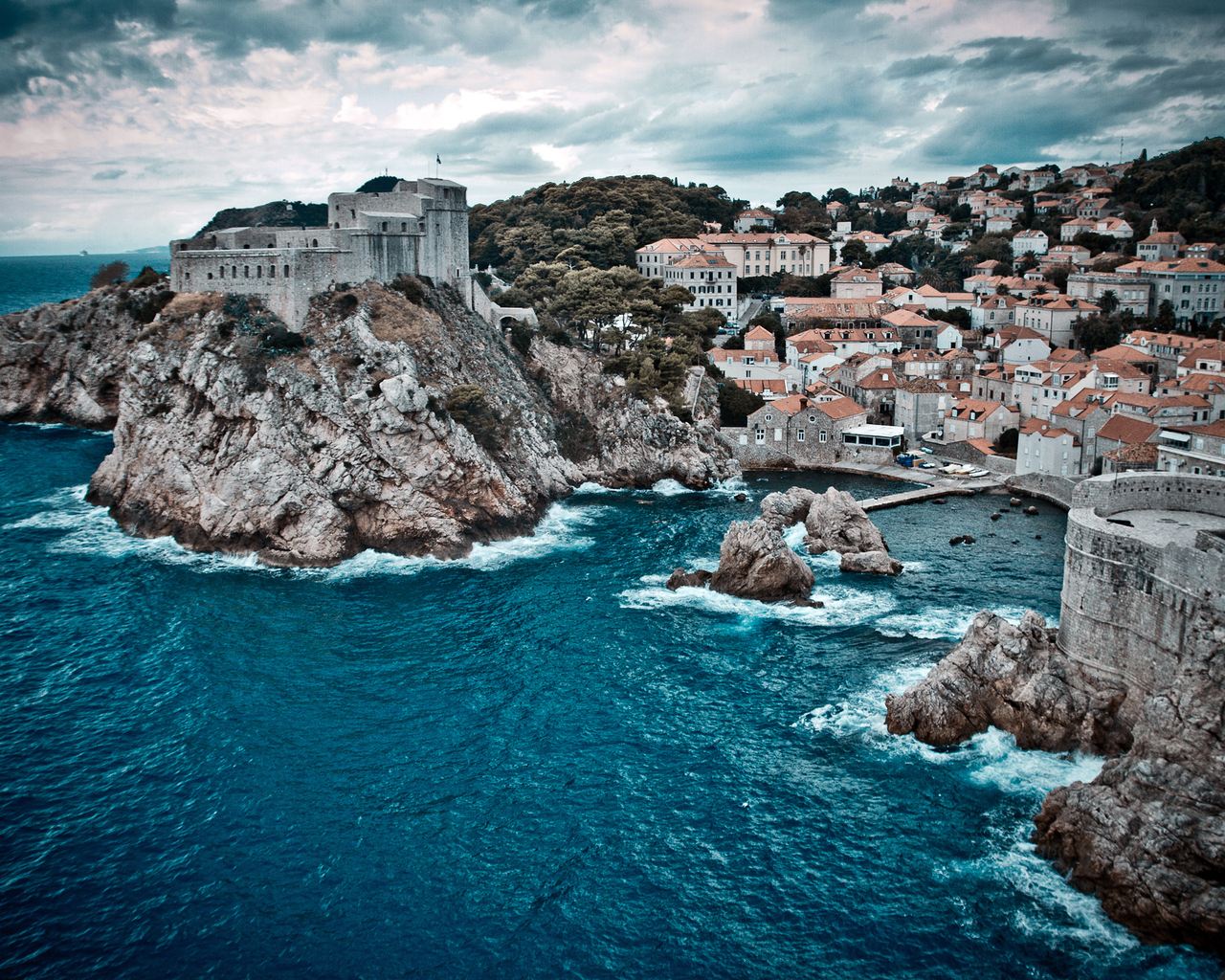 Город у моря