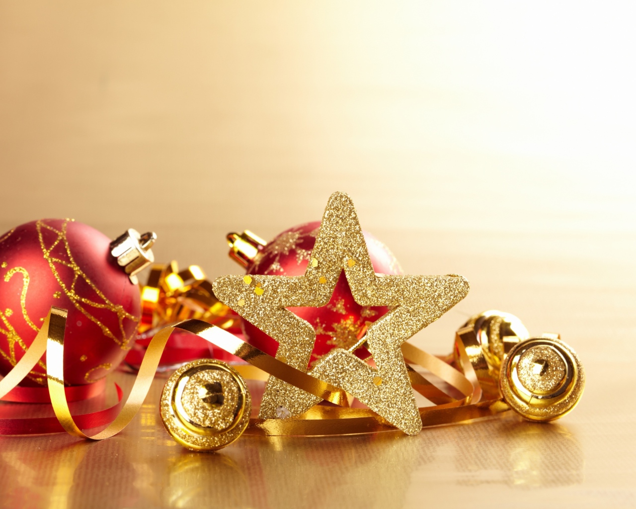 Красивые новогодние игрушки