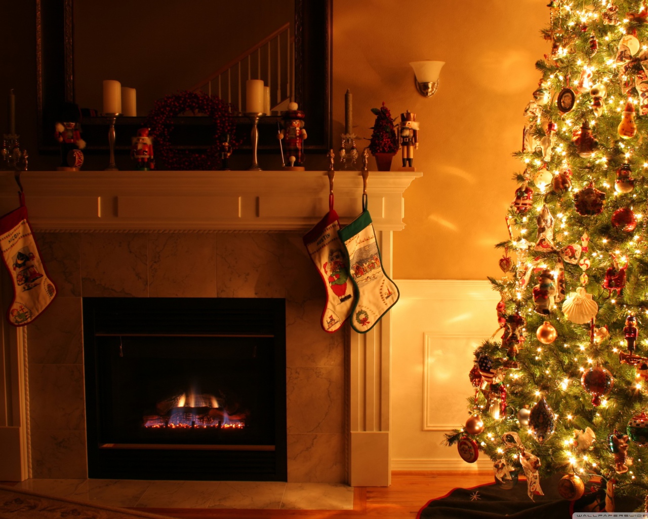 Светящиеся огни на елке