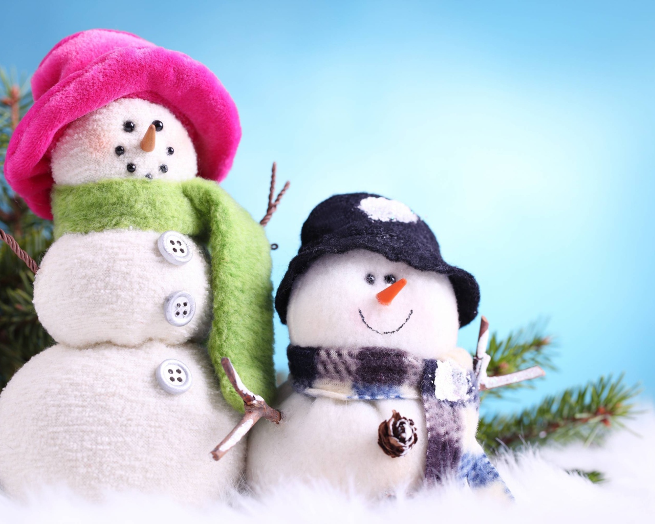 Веселые снеговики