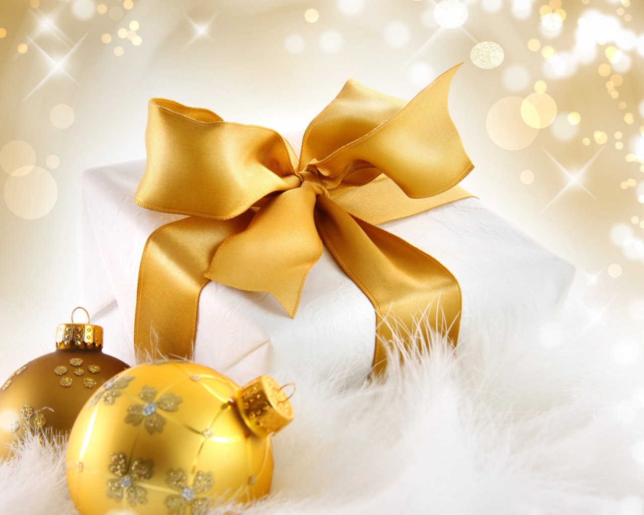 Новогодний подарок в коробке