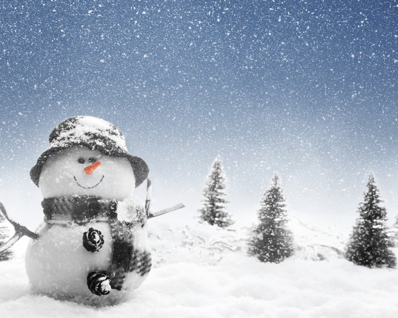 Снеговик красавец