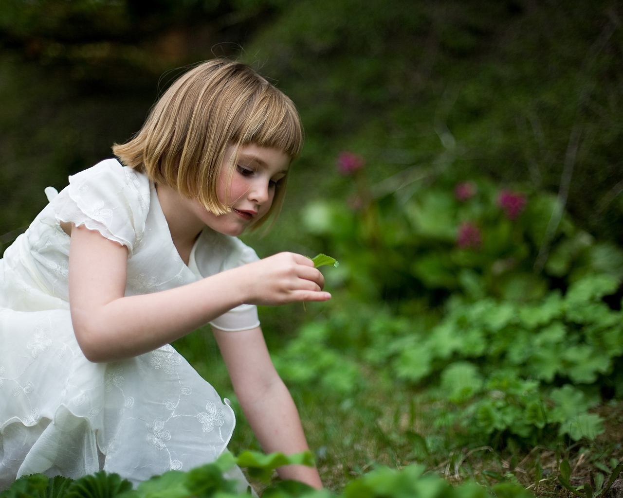 Девочка летом