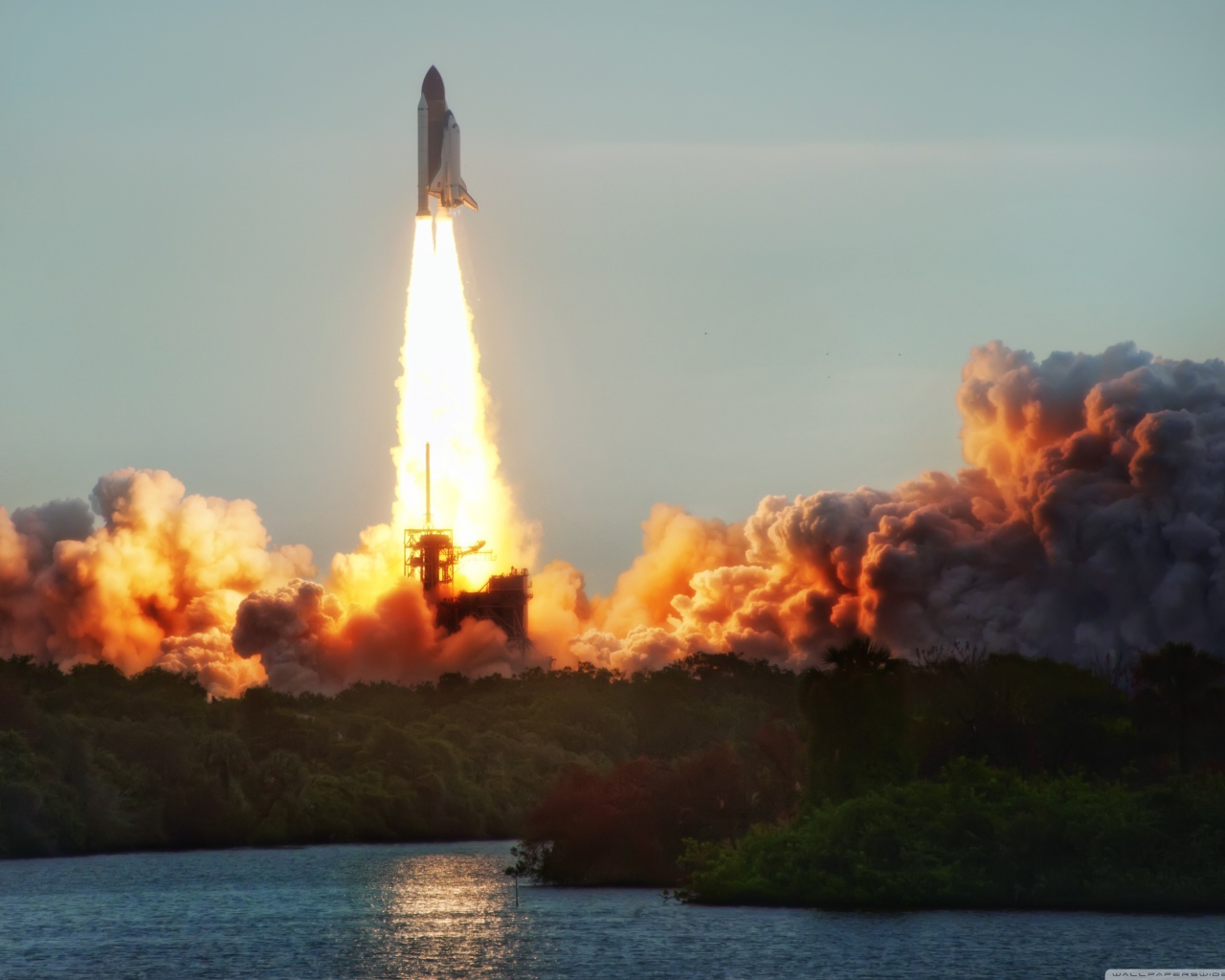 Взлет космического корабля