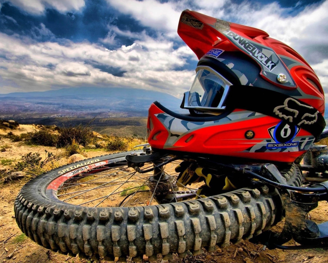 Мотокросс в пустыне