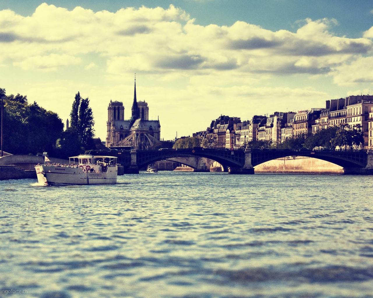 Мост в Париже