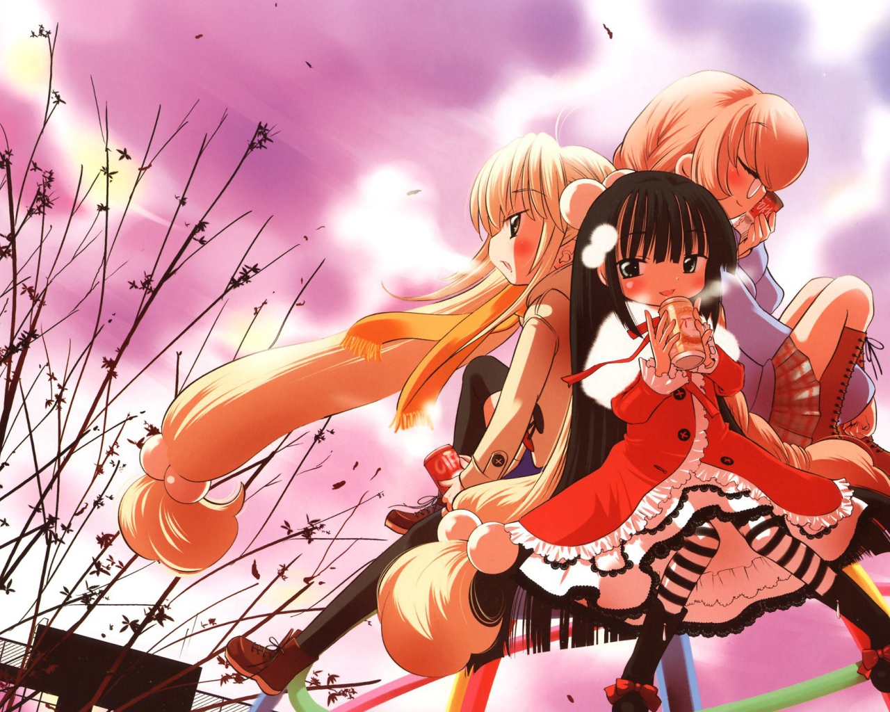 Аниме девочки пьют из баночек