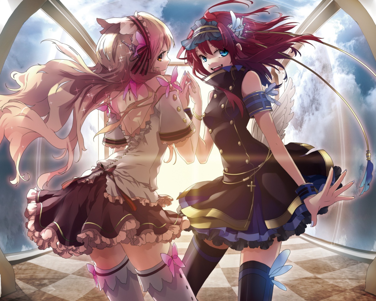 Девочки танцуют