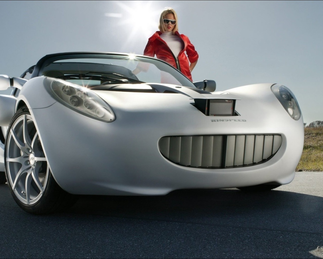 Автомобиль улыбается