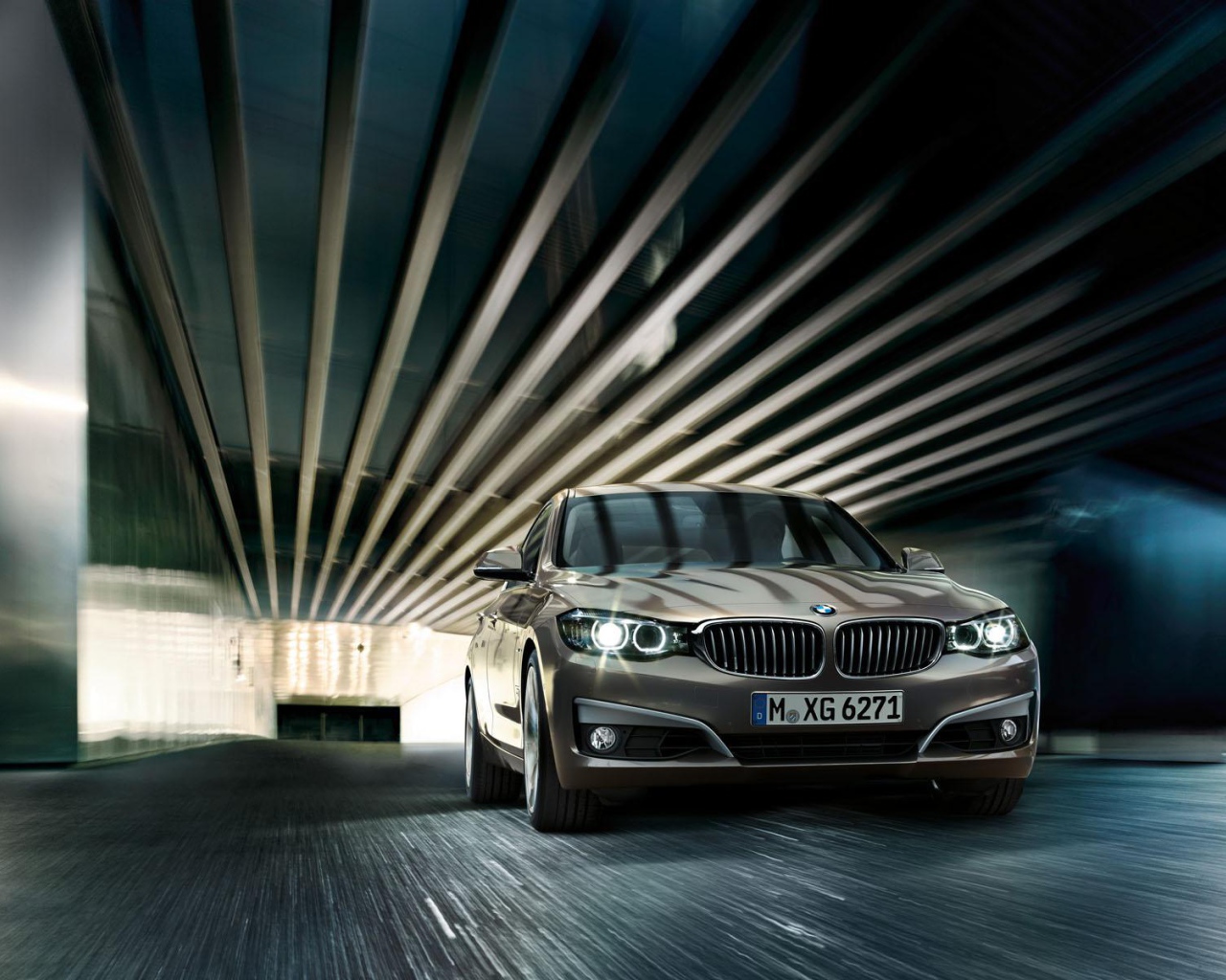 BMW X4 кроссовер высокая скорость