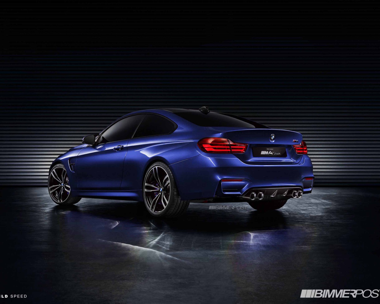Синий BMW M4 купе