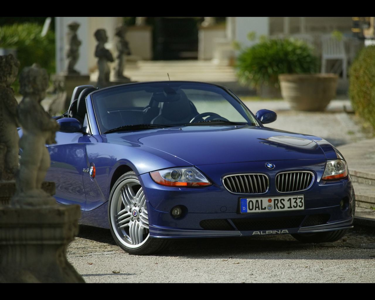 Синий BMW Alpina