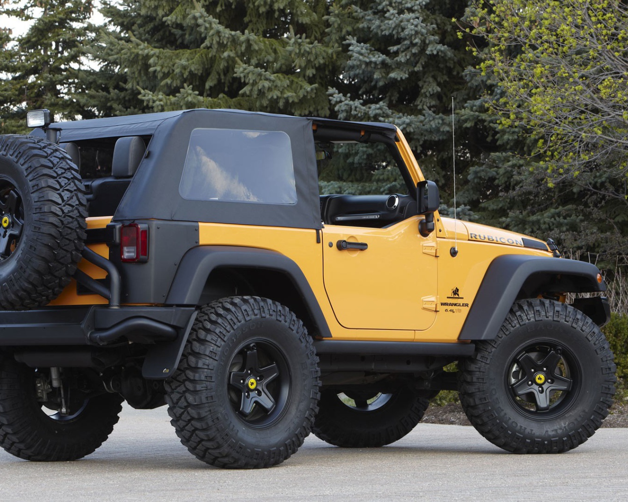Jeep Wrangler желтый
