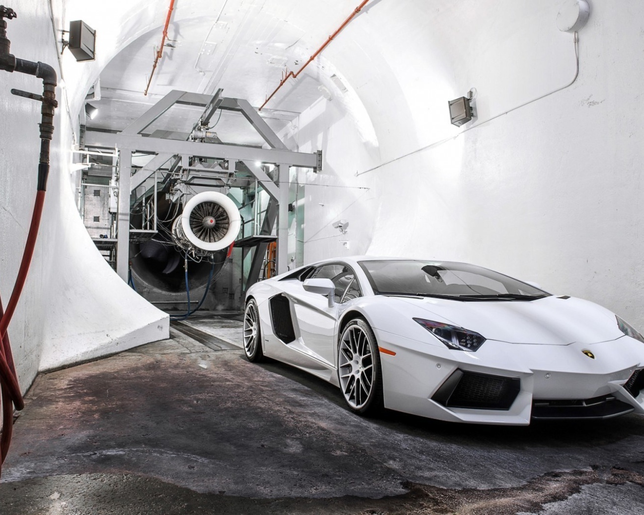 Lamborghini Aventador спортивный автомобиль