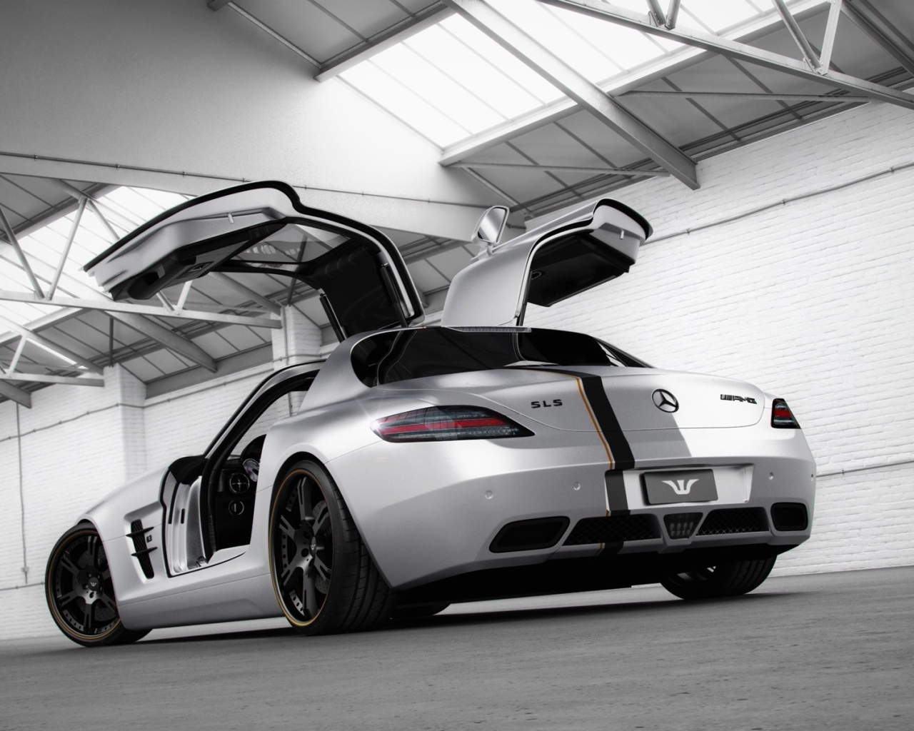 Мерседес- бенц AMG SLS