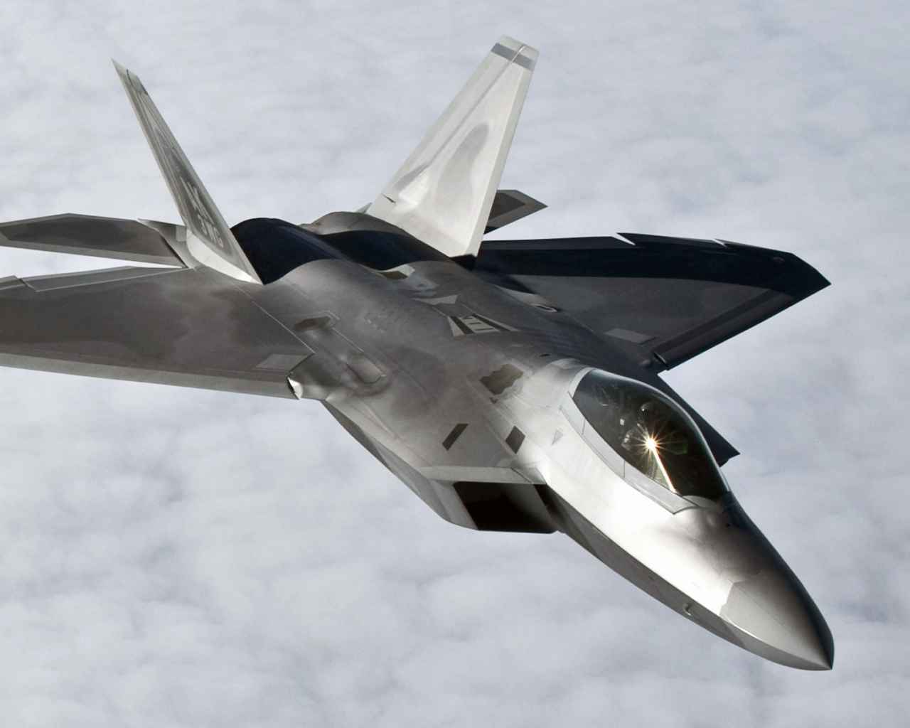 F-22 Раптор в полете