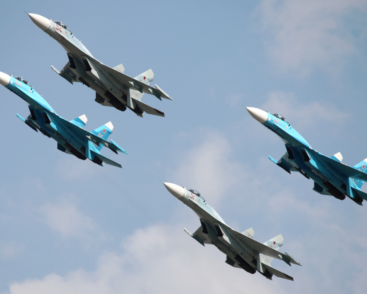 Четверка СУ-27 в небе