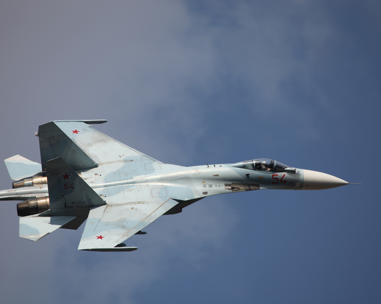 Военный самолет России СУ-27