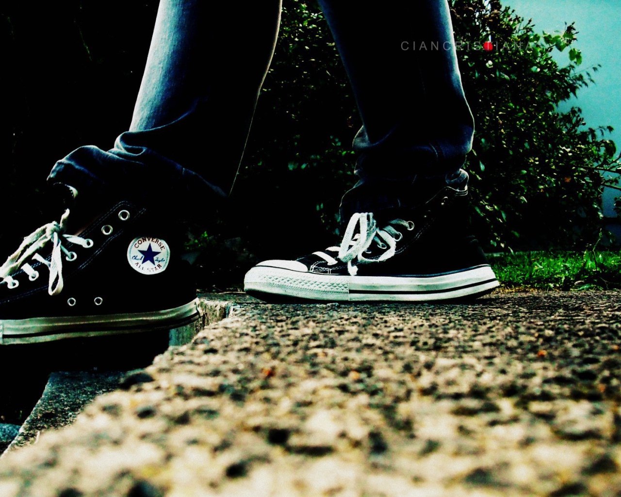 Converse jeans and shoes