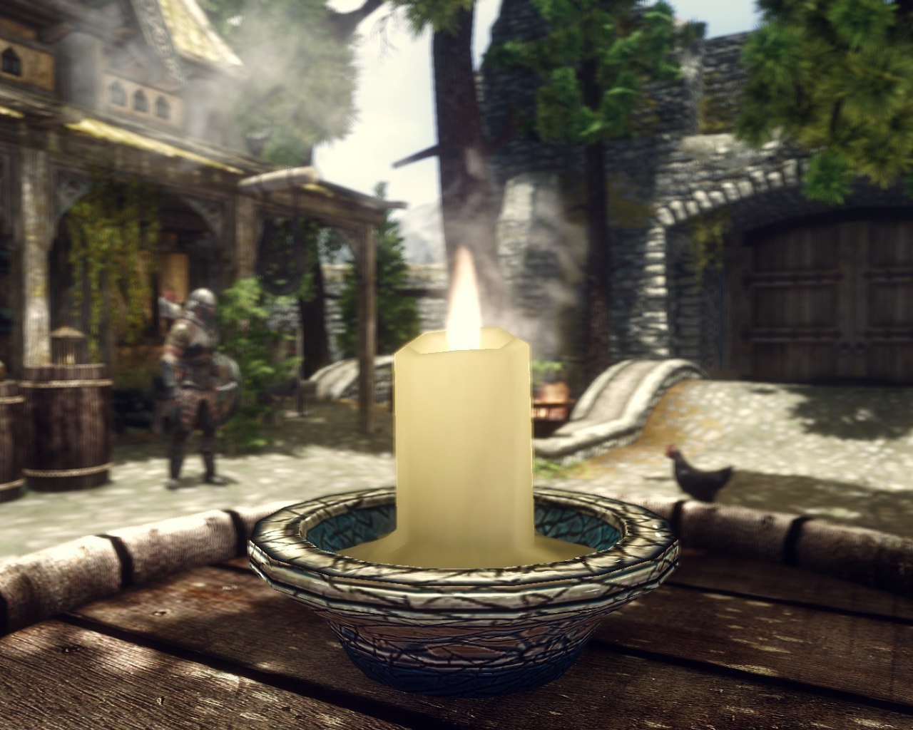 Горящая свеча на бочке