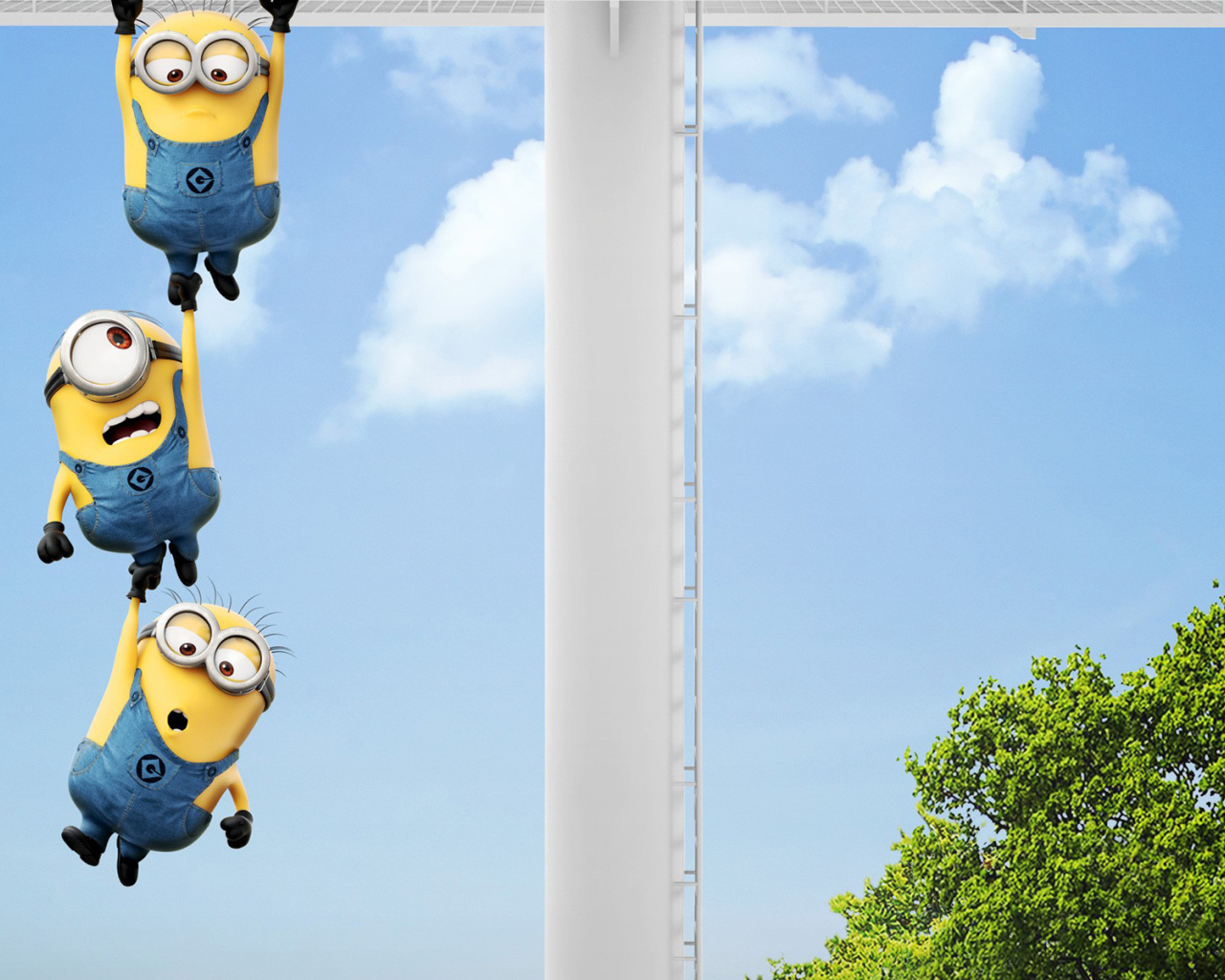 Миньоны висят друг на друге
