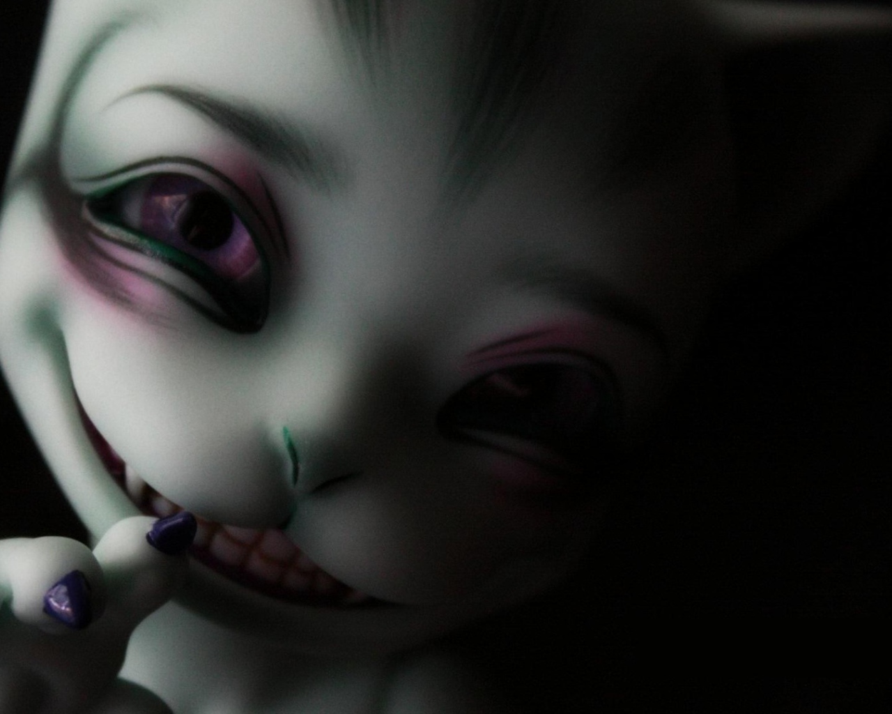 Улыбающийся кот