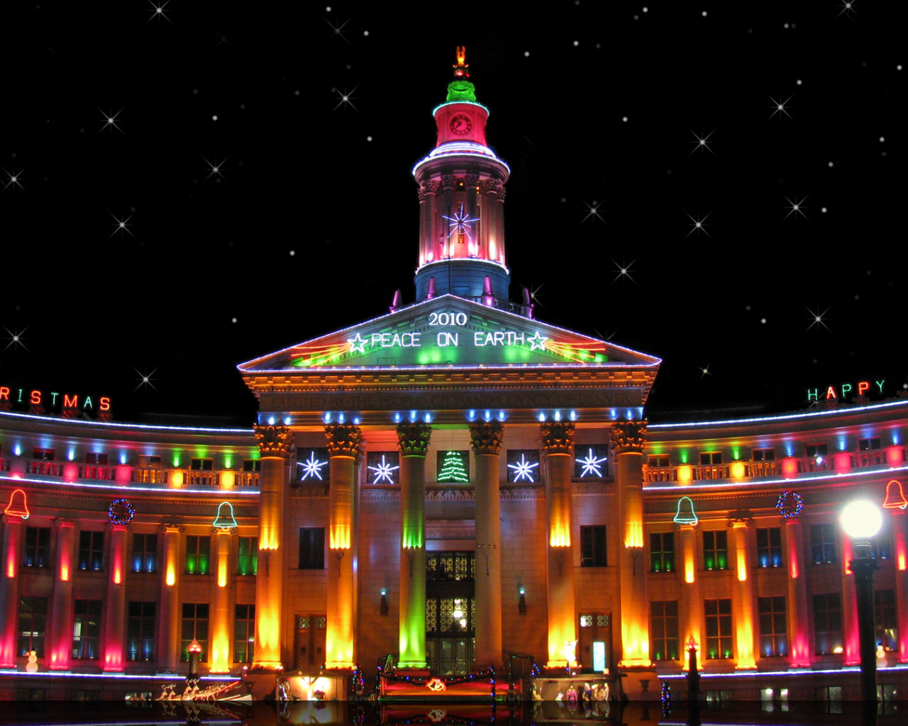 Украшенное здание на рождество