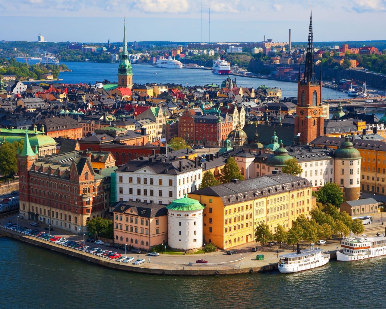 Старый город у воды